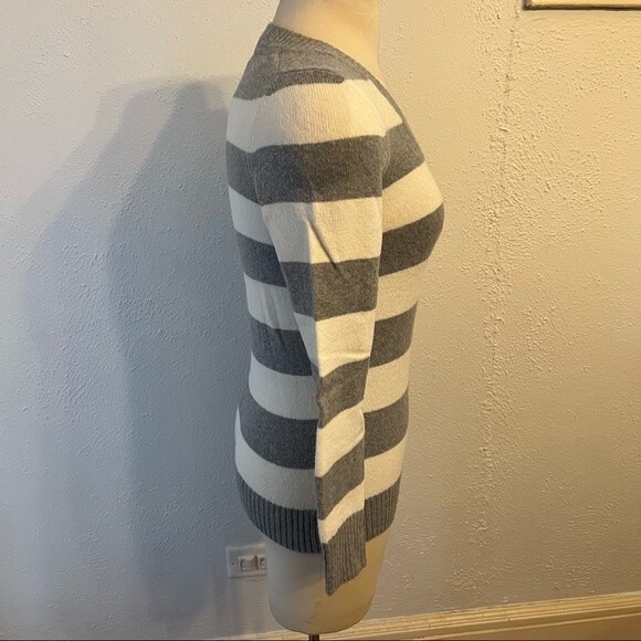 Gap Grey & White Stripe Wool Blend Knit V Neck Sweater XS - Picture 3 of 9